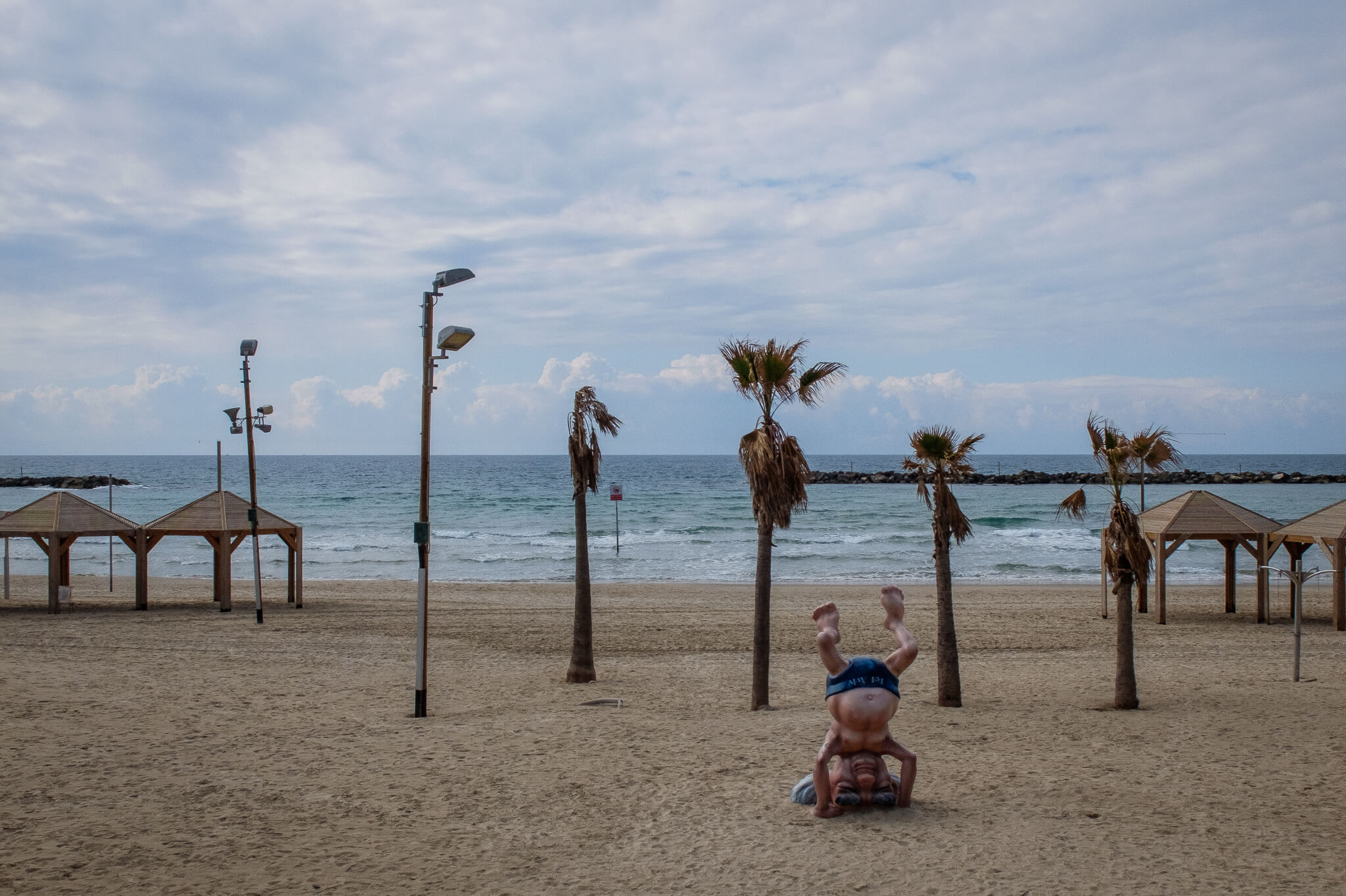 Morze i plaża Tel Aviv